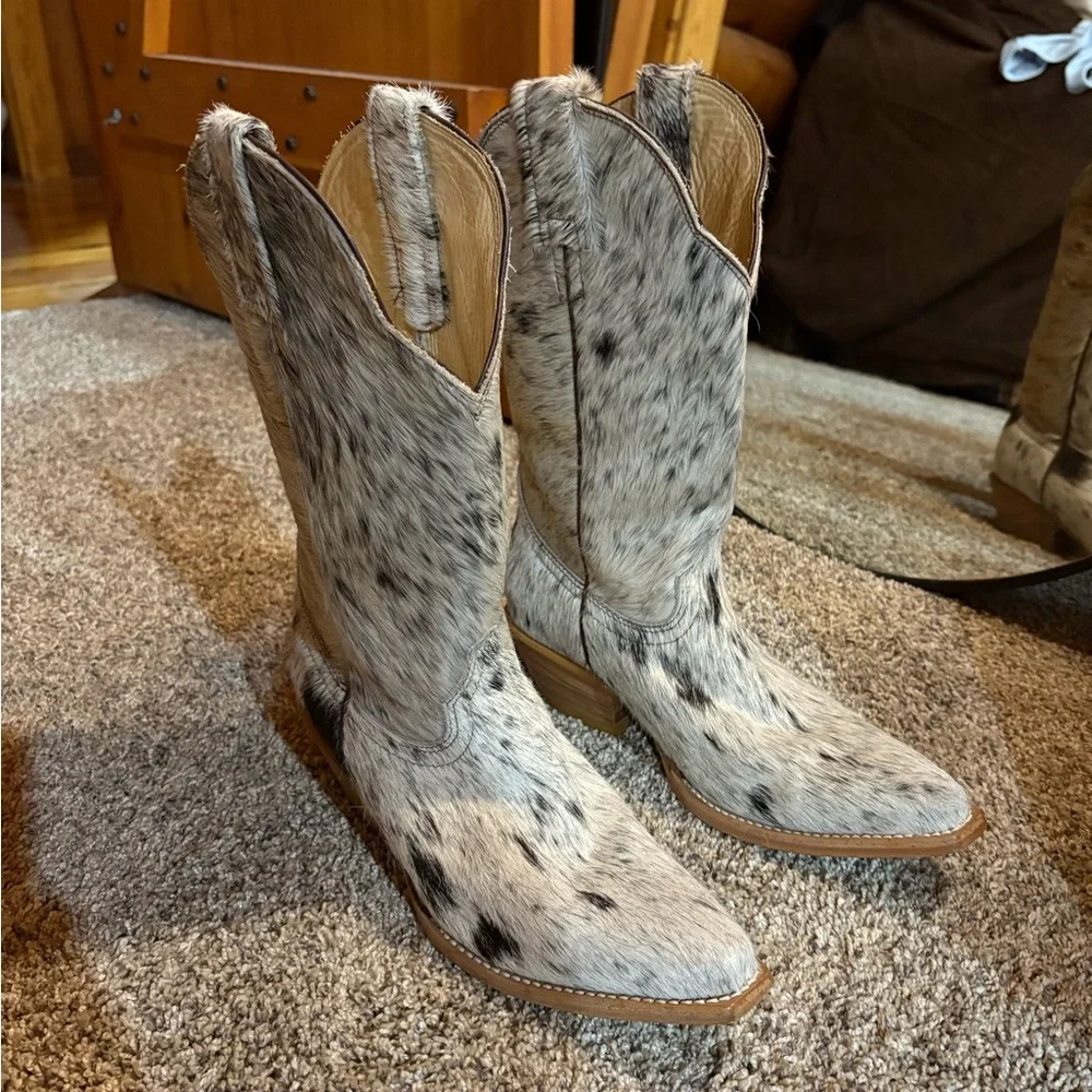 Cowhide Western Boots - Black and White - Picture 1 of 5